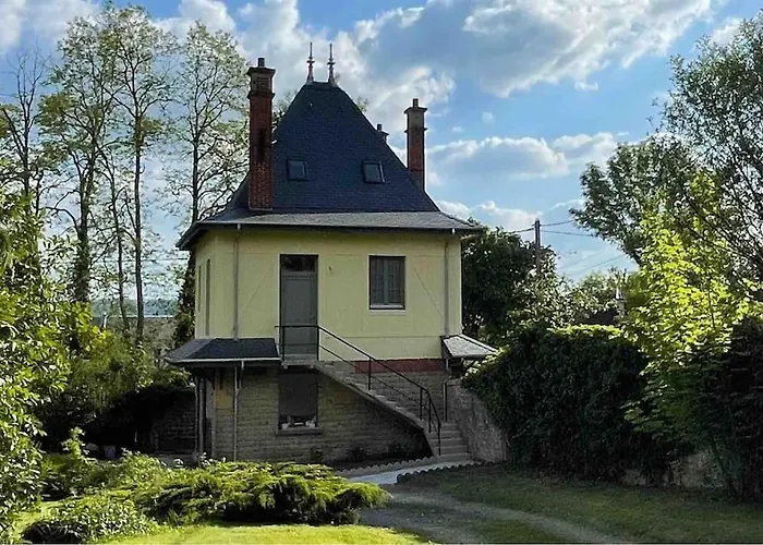 Maison Independante La Quietas Sur Les Hauteurs De Sedan