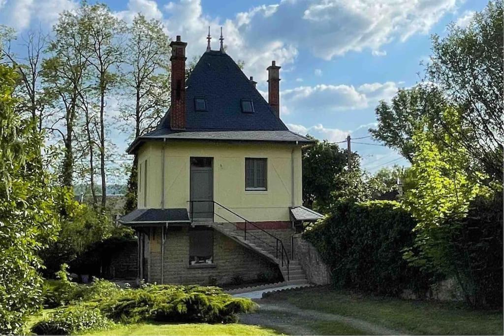Holiday home Maison Independante La Quietas Sur Les Hauteurs De